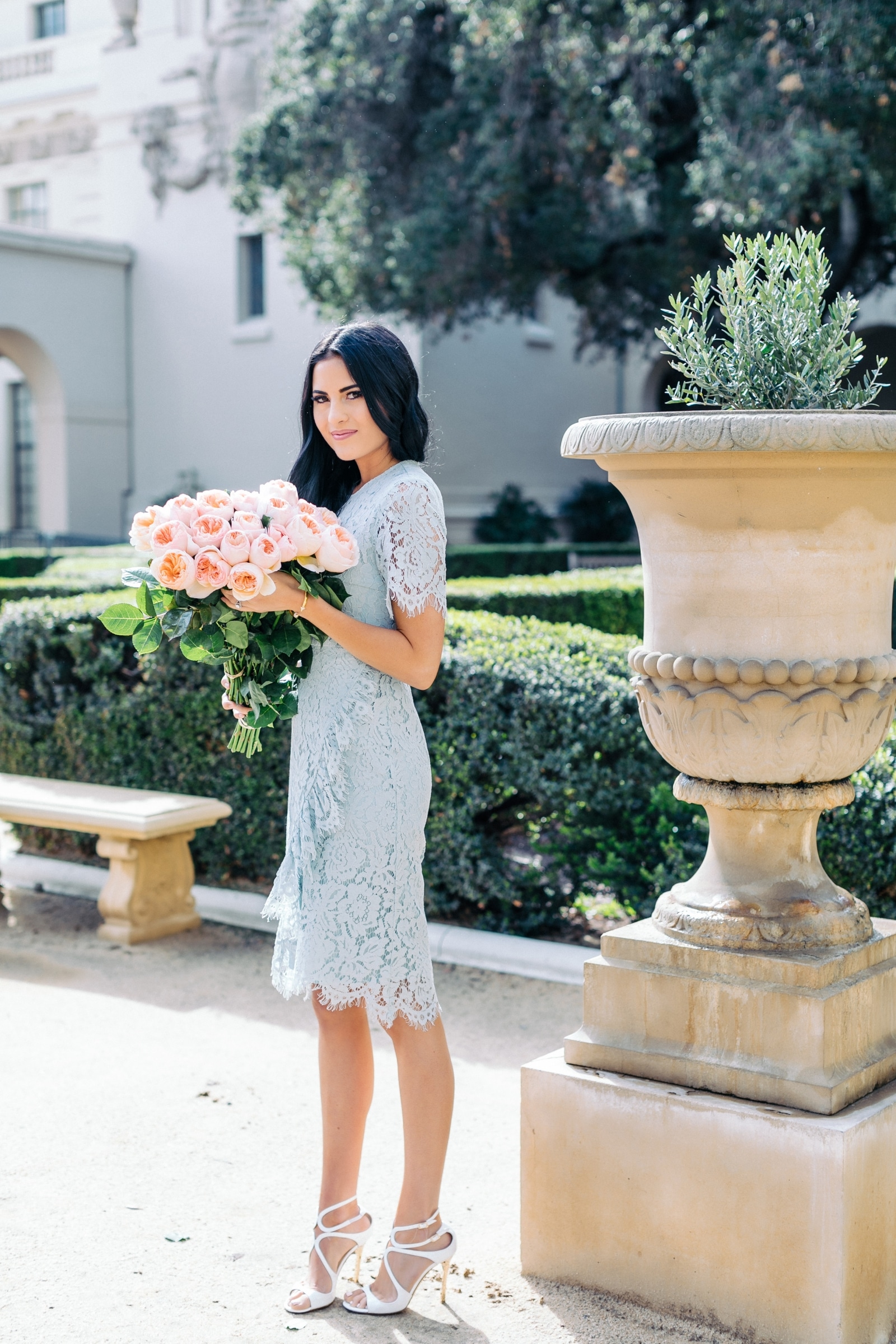 Fashion Bloggers:  Authenticity Or Illusion? - 5neu0bv