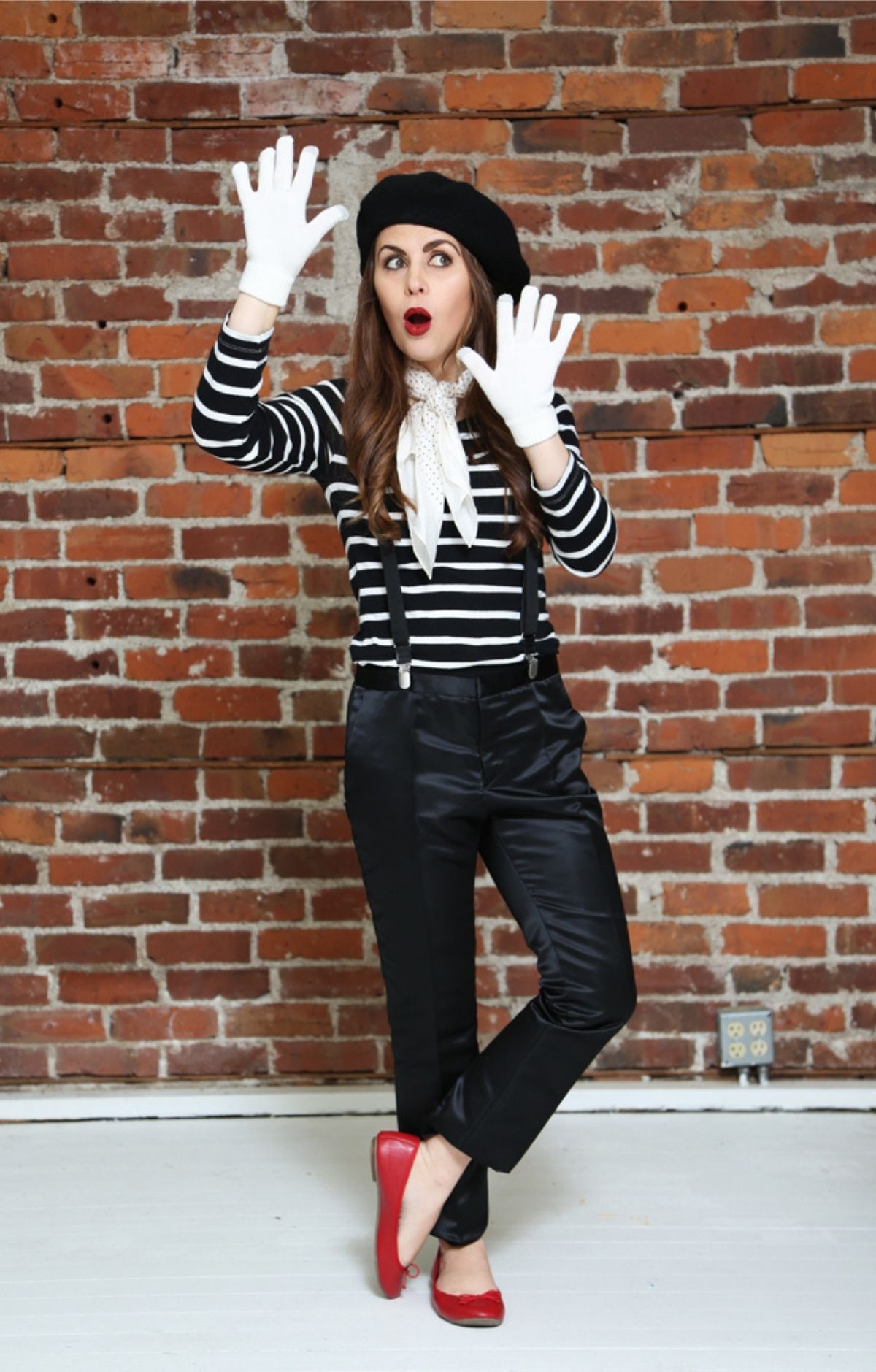 Modest mime costume