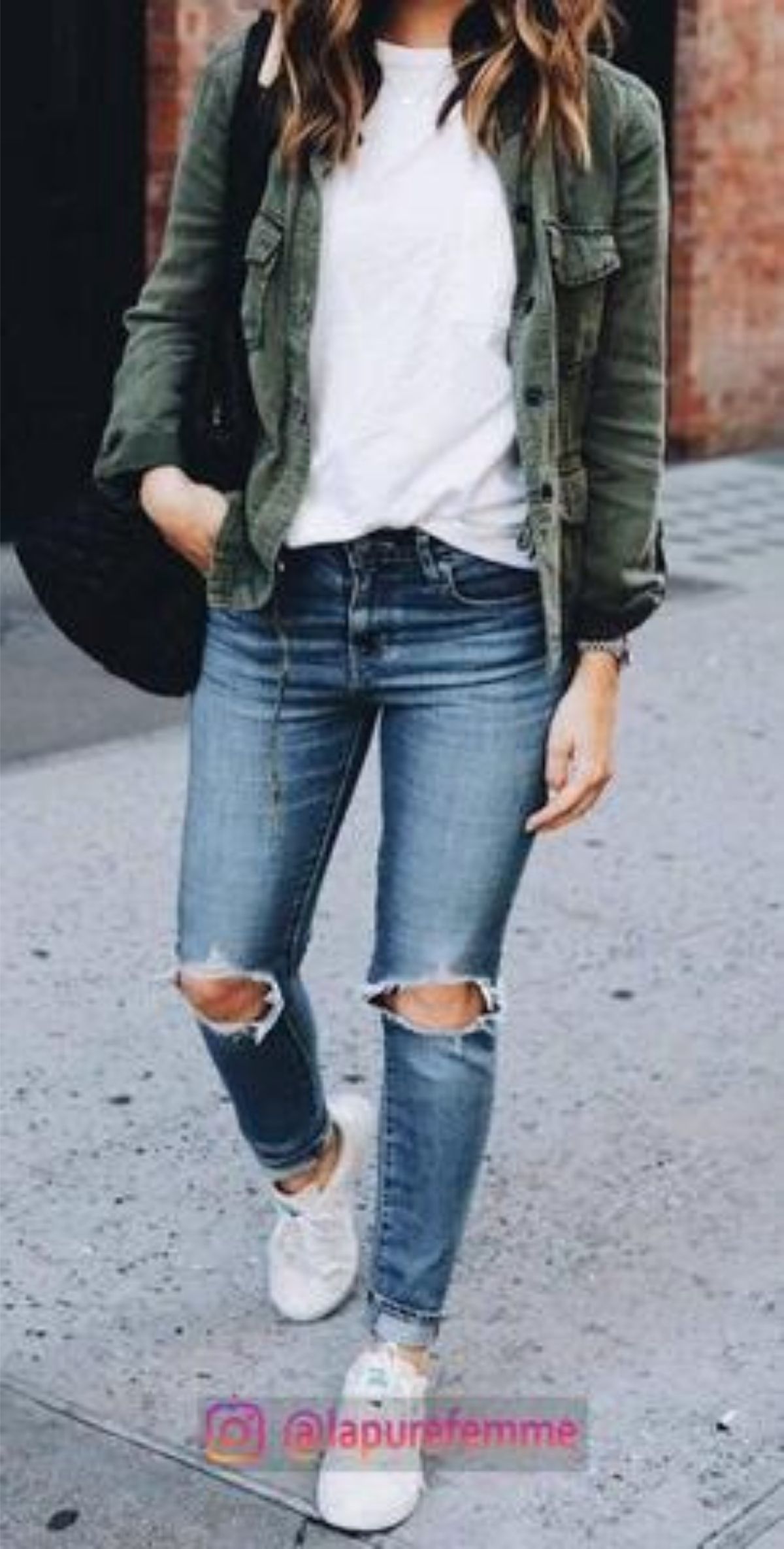 A modest fall outfit with jeans