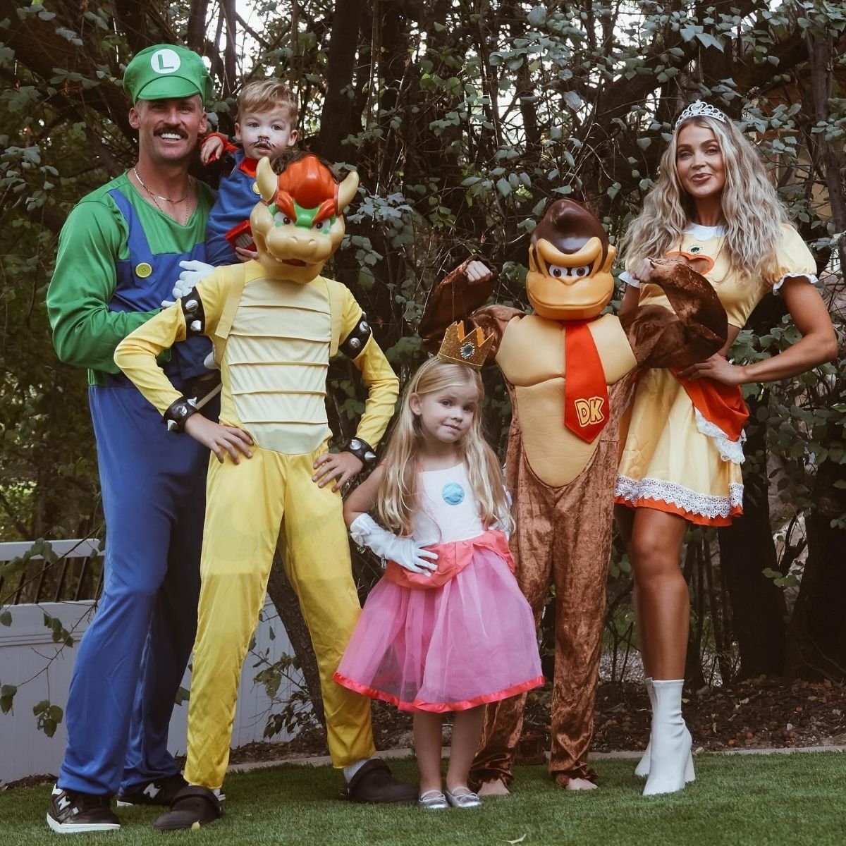 Mario Costumes For 6