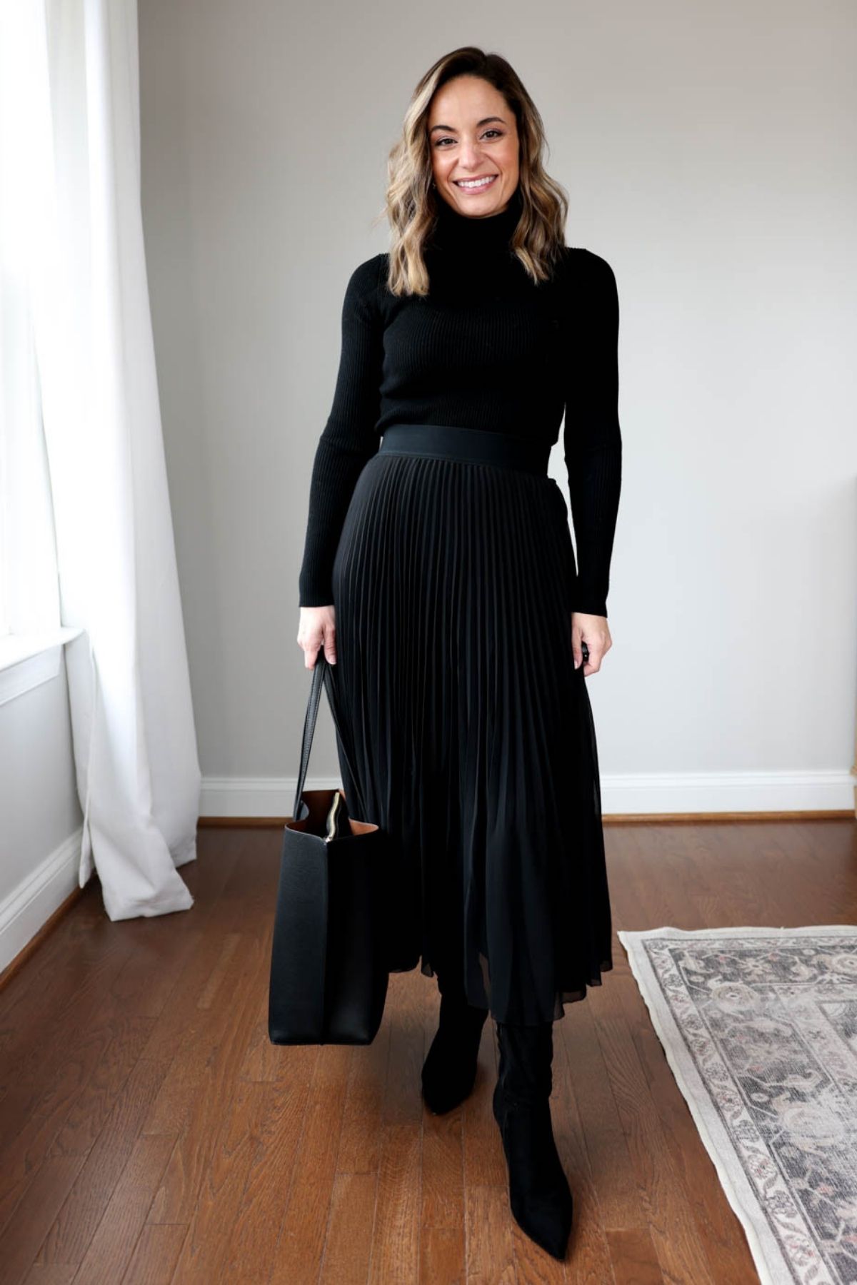 All Black Skirt Outfit