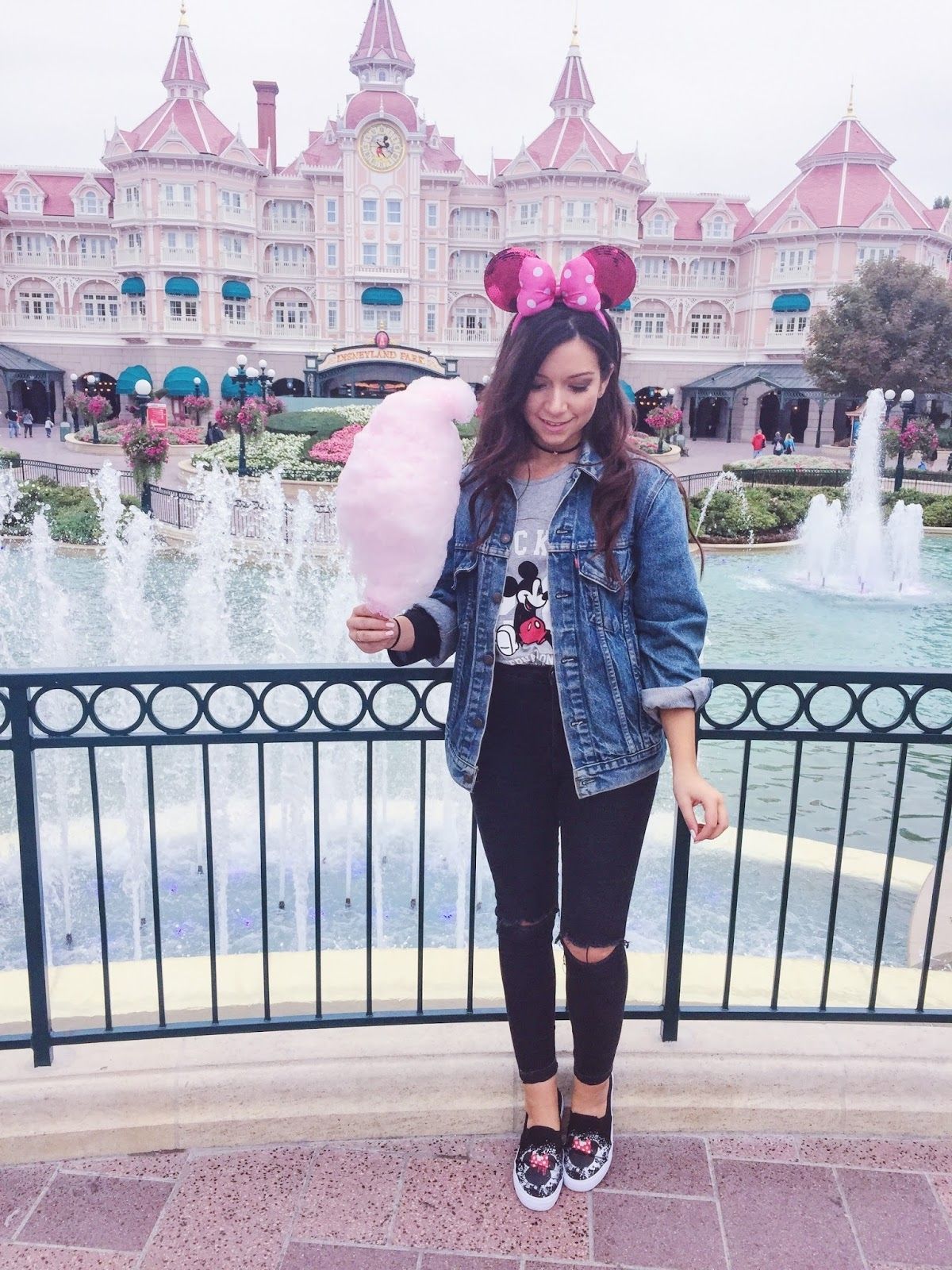 cooler weather outfit with jean jacket and black ripped jeans