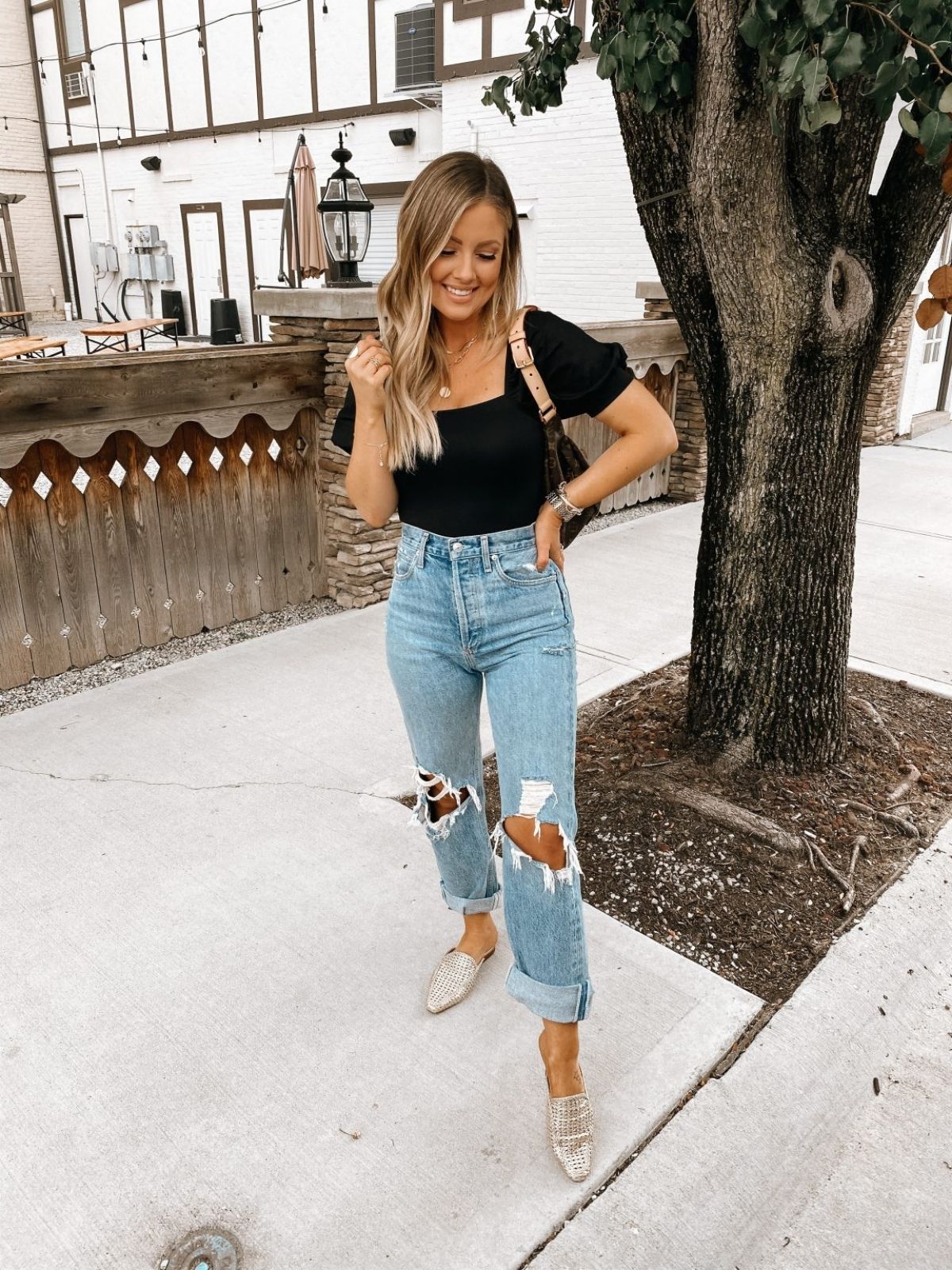 styling mom jeans with a bodysuit