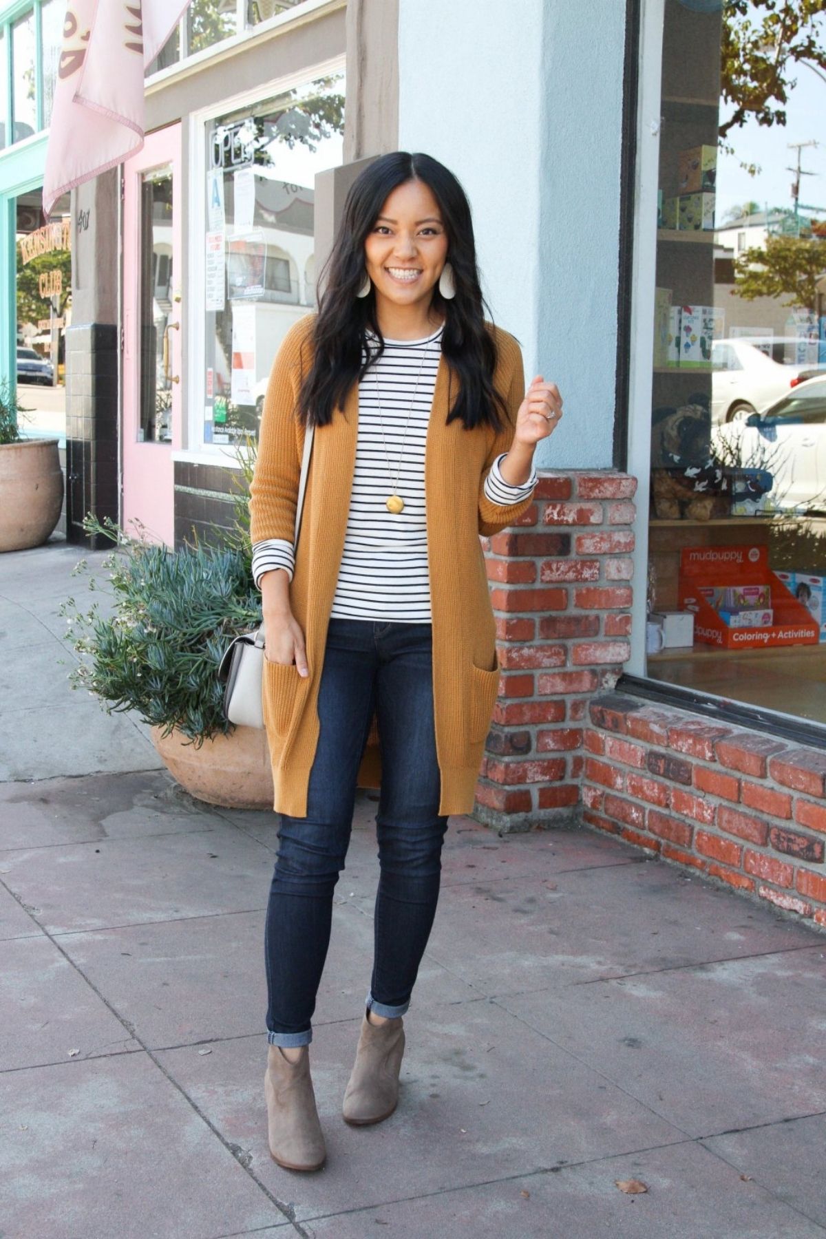 outfit with rolled up sleeves and cardigan