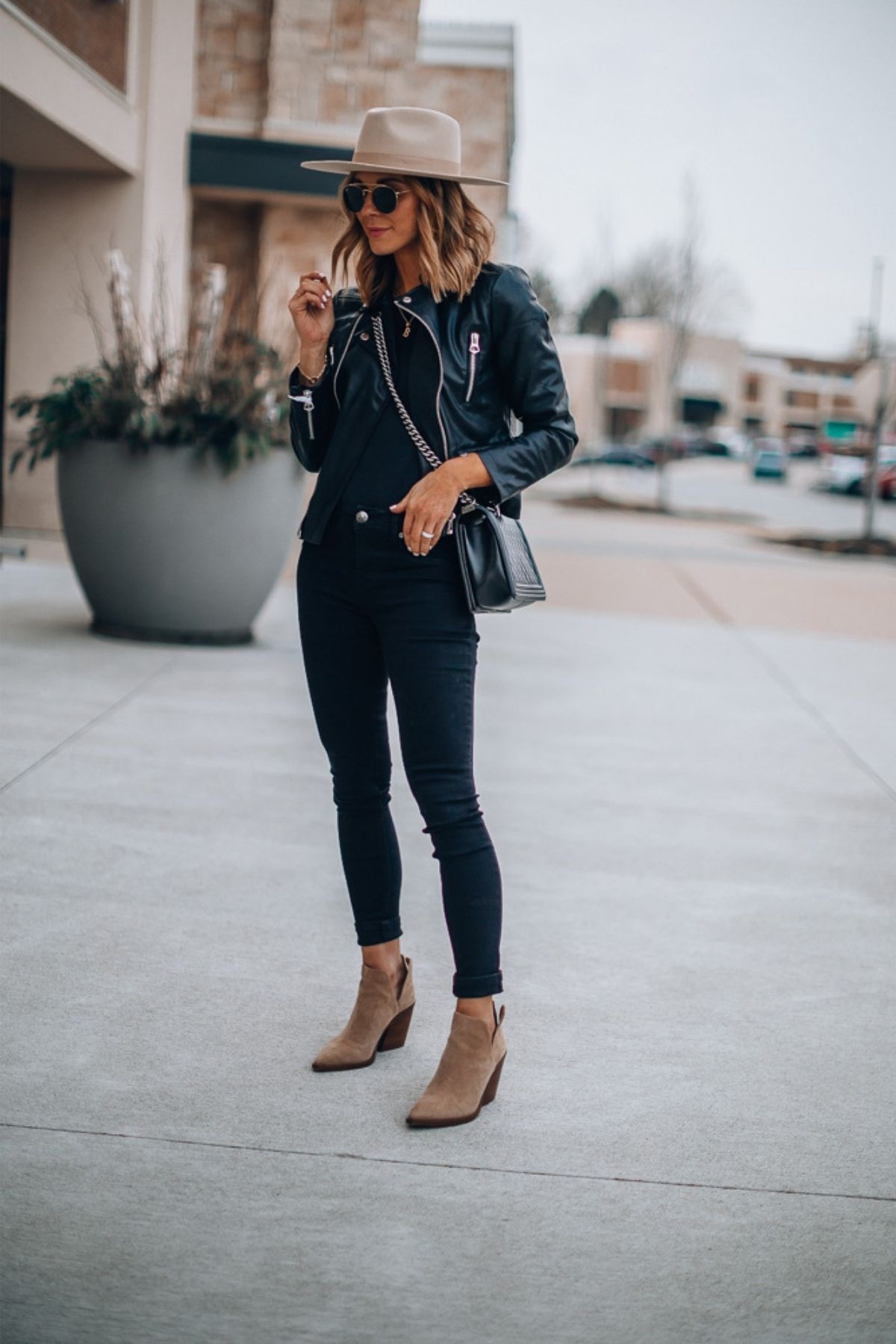 all black leather jacket outfit