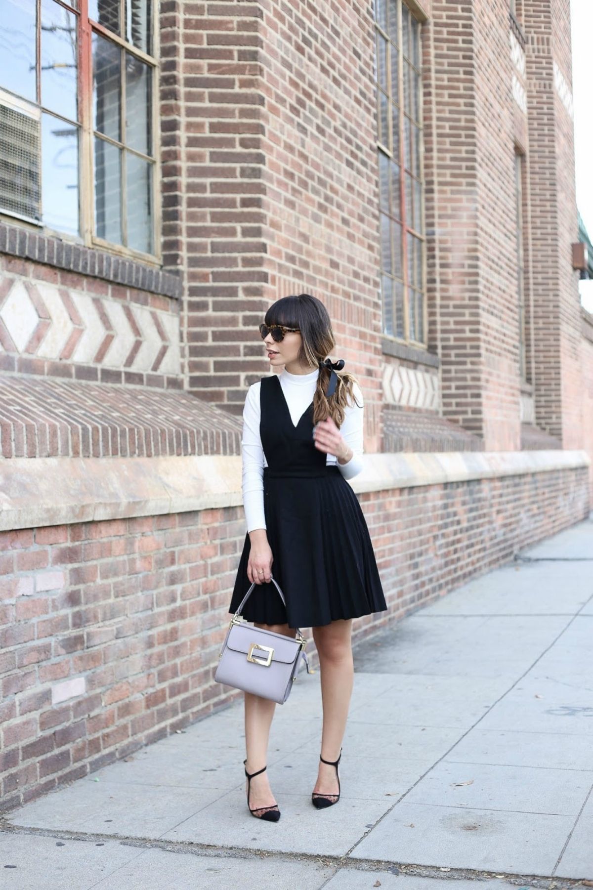 black pinafore dress outfit