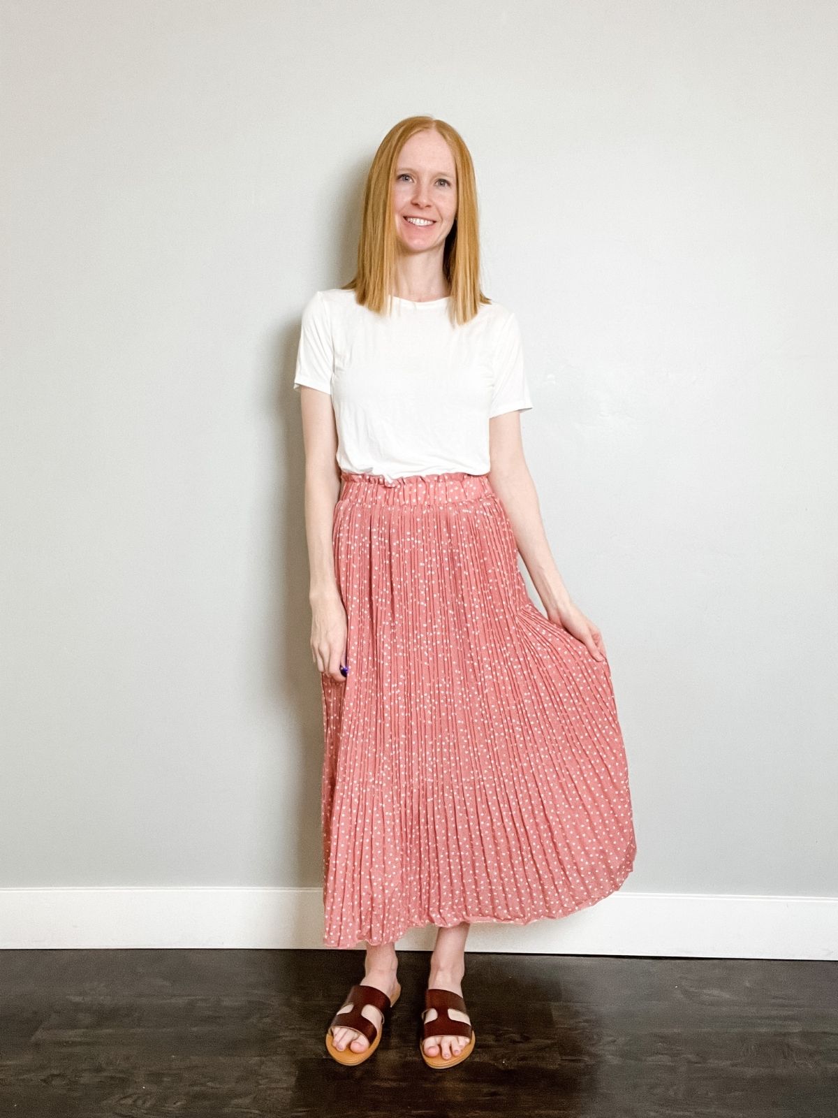 hot weather outfit with white t shirt and pink skirt