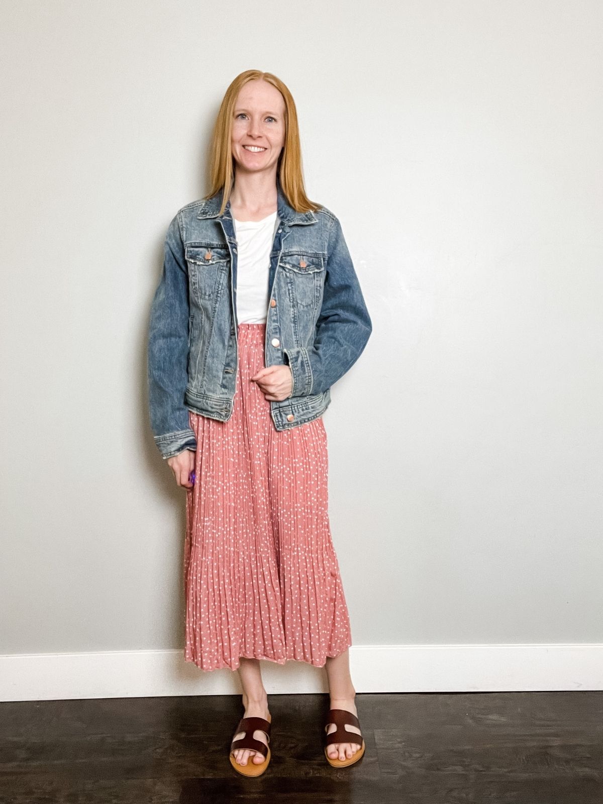 styling midi skirt with white shirt and jean jacket