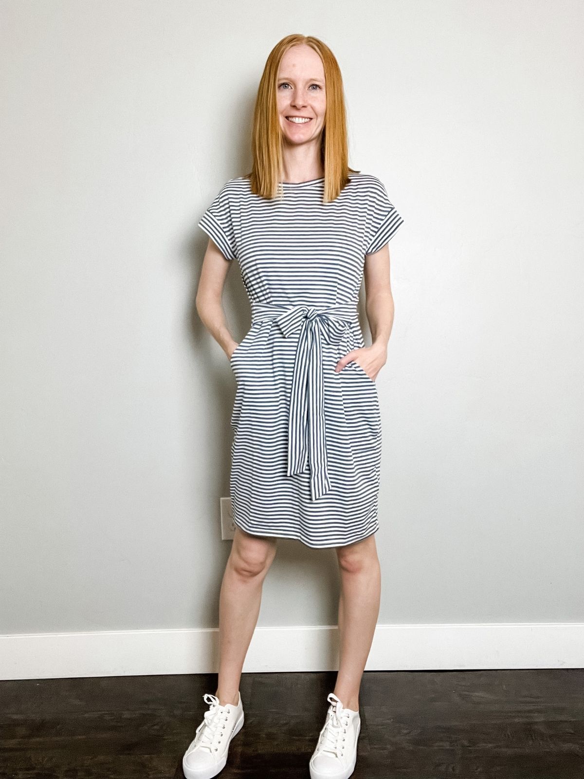 styling striped dress with white sneakers