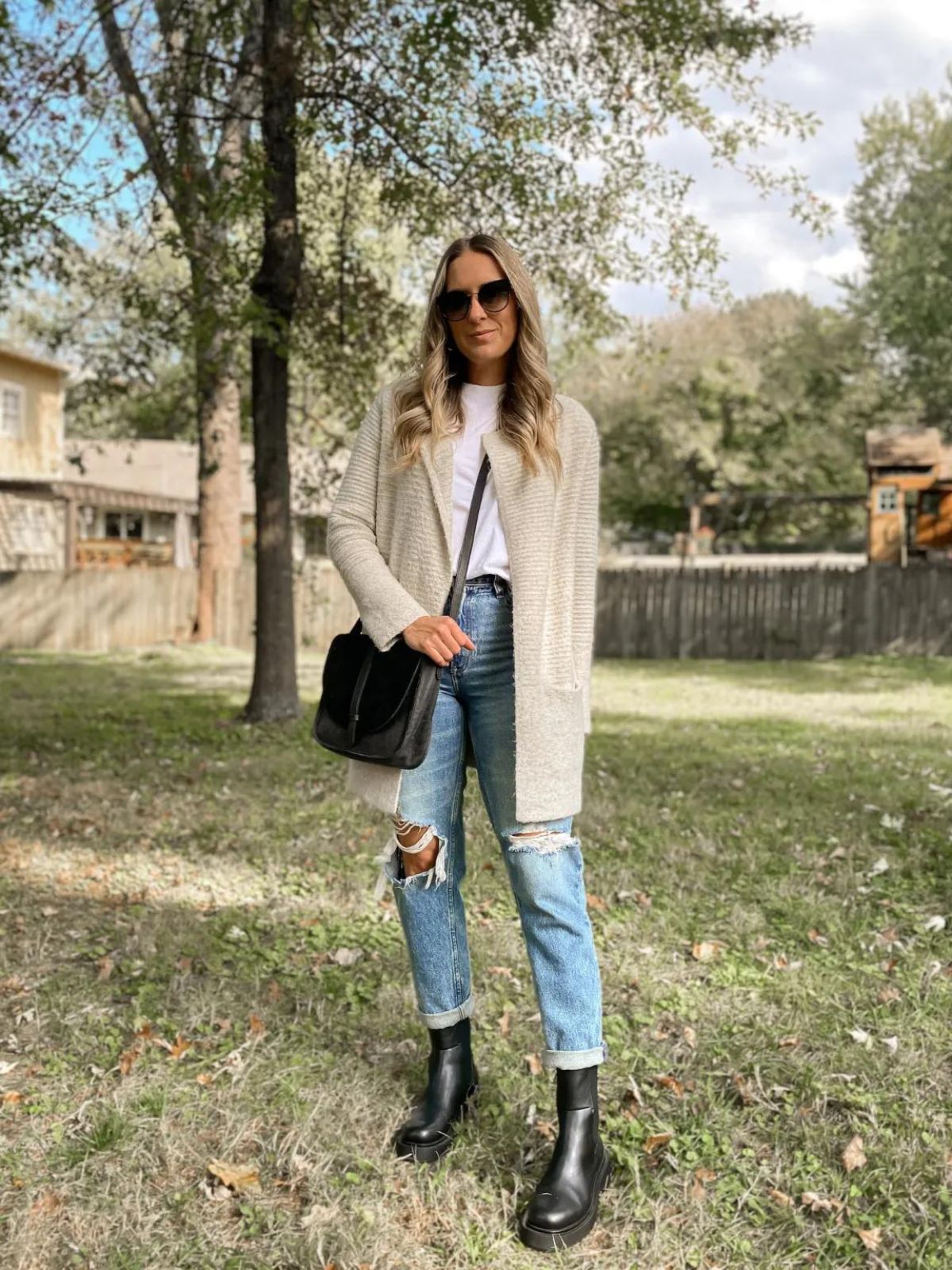 chelsea boot outfit with cardigan