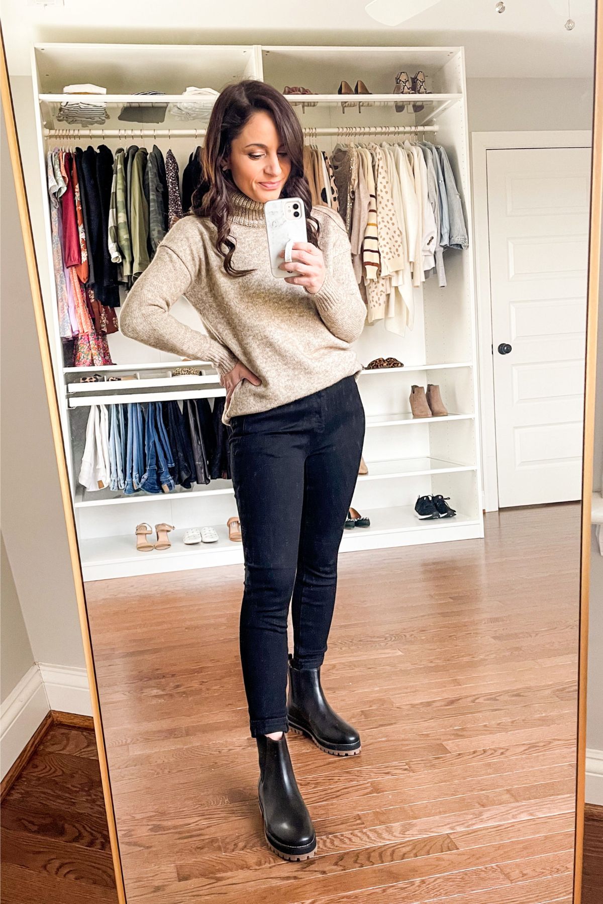 chelsea boots outfit with sweater