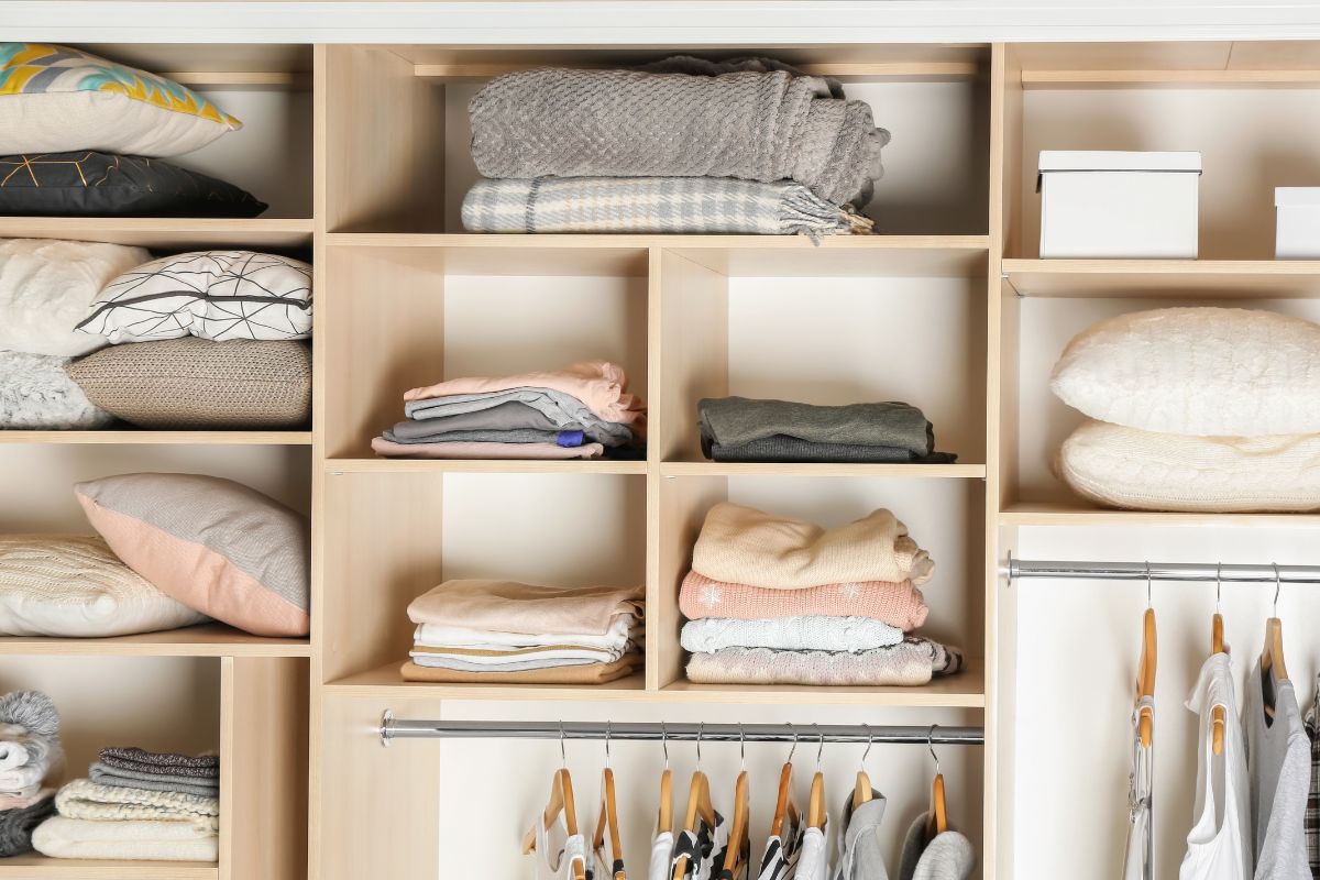 organized minimal closet