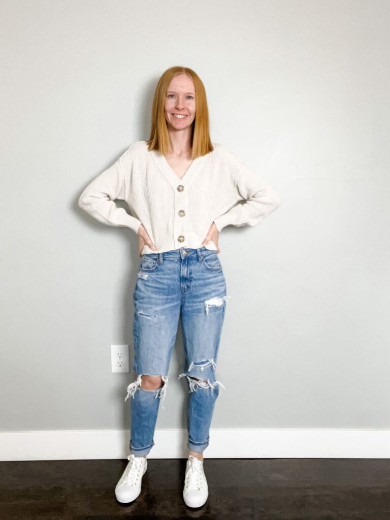 cropped cardigan outfit with distressed jeans