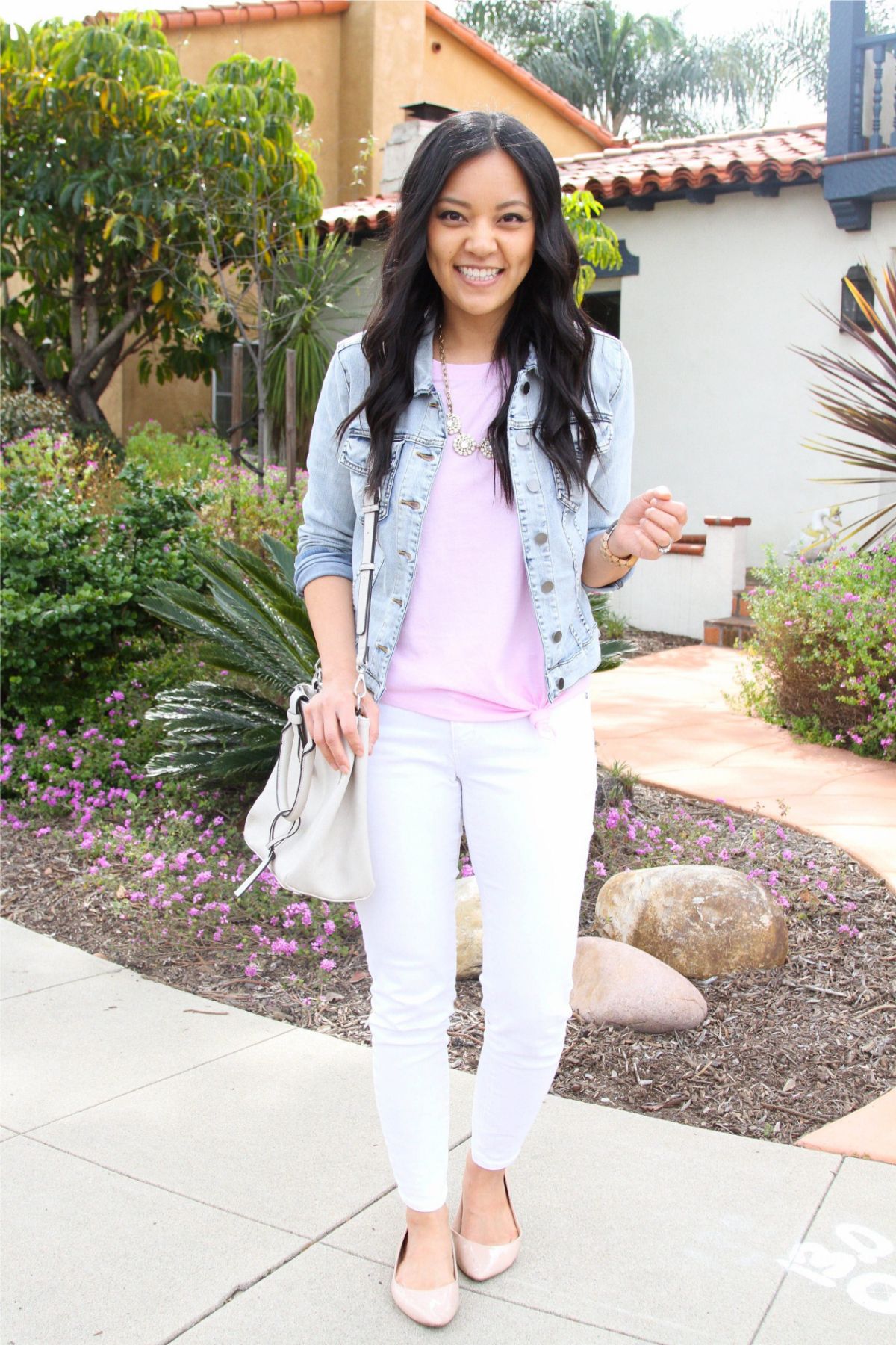 outfit styling light jean jacket white pants flats pink shirt