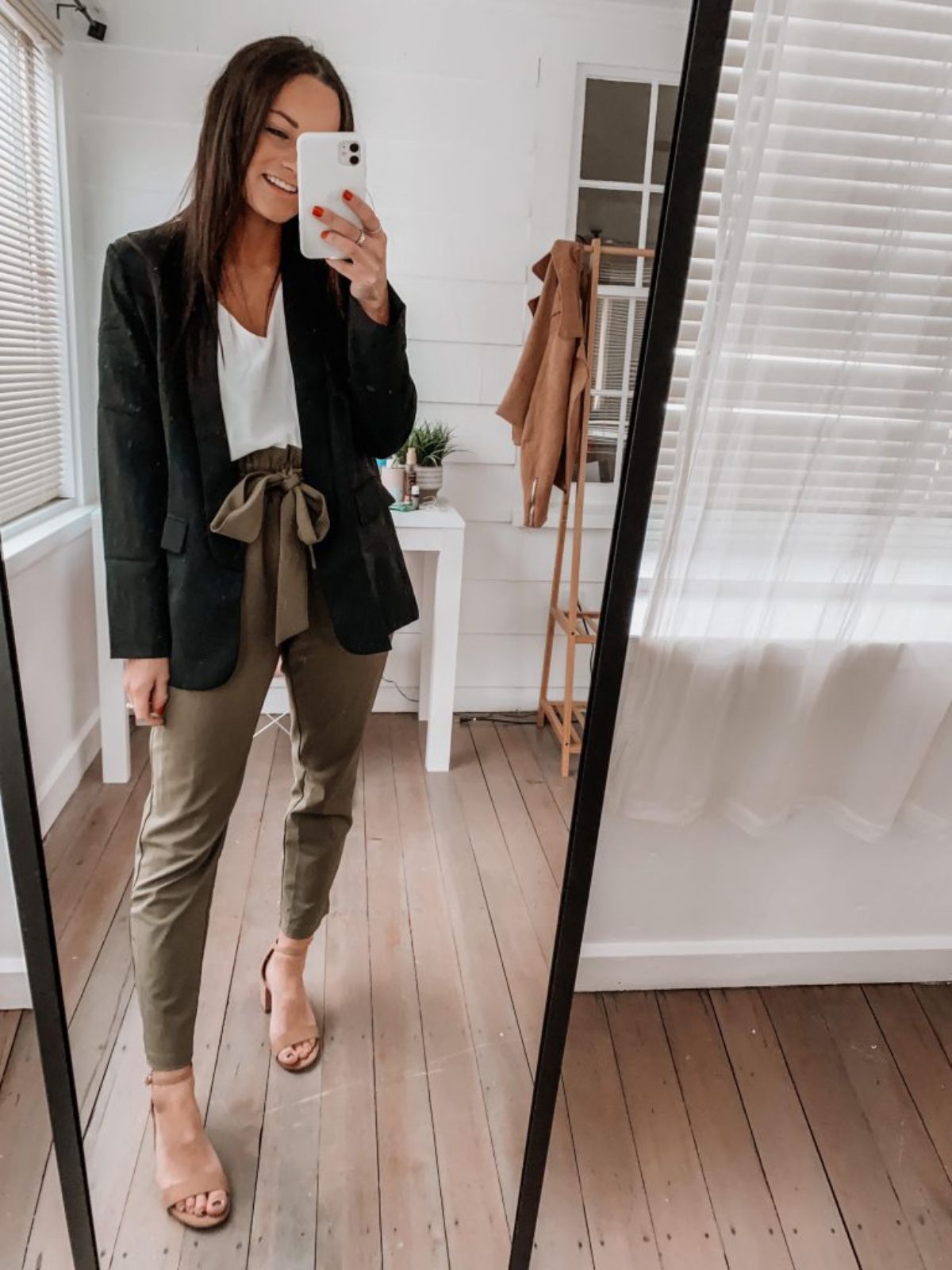 5 Fall Teacher Outfits Perfect For The Cooler Weather - Cleo Madison