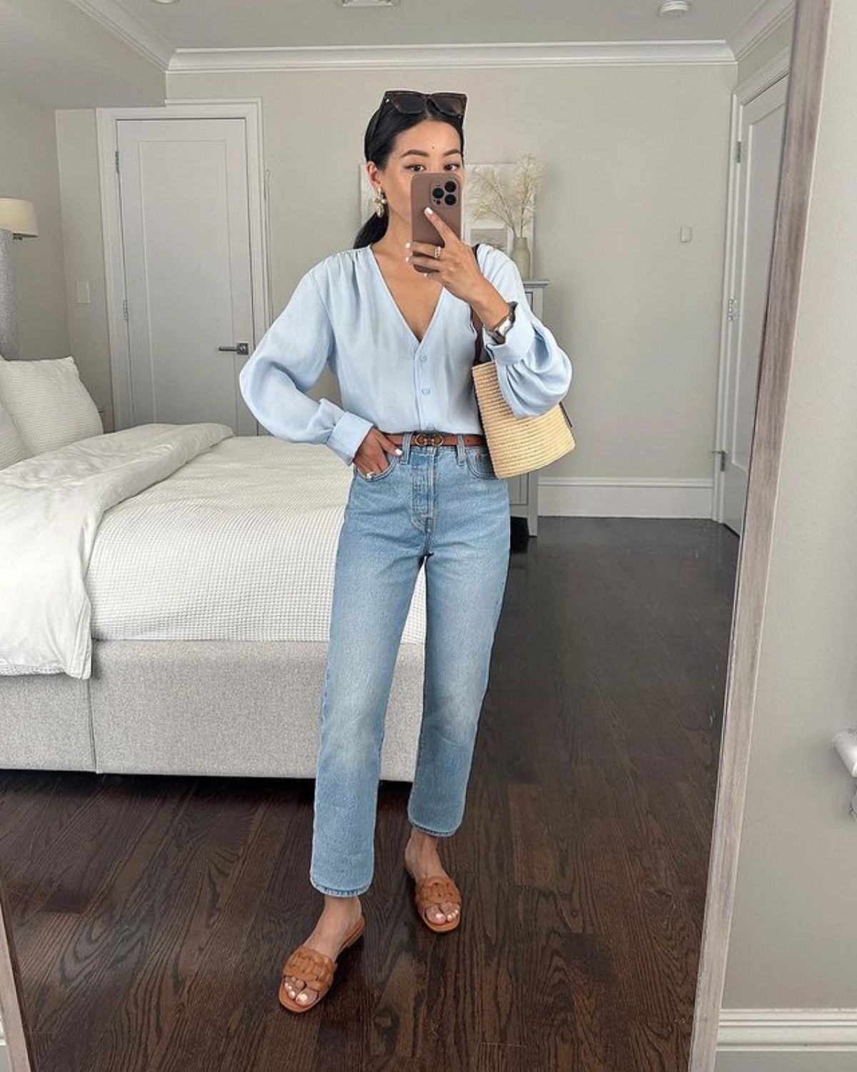 High Waisted Jeans Outfit