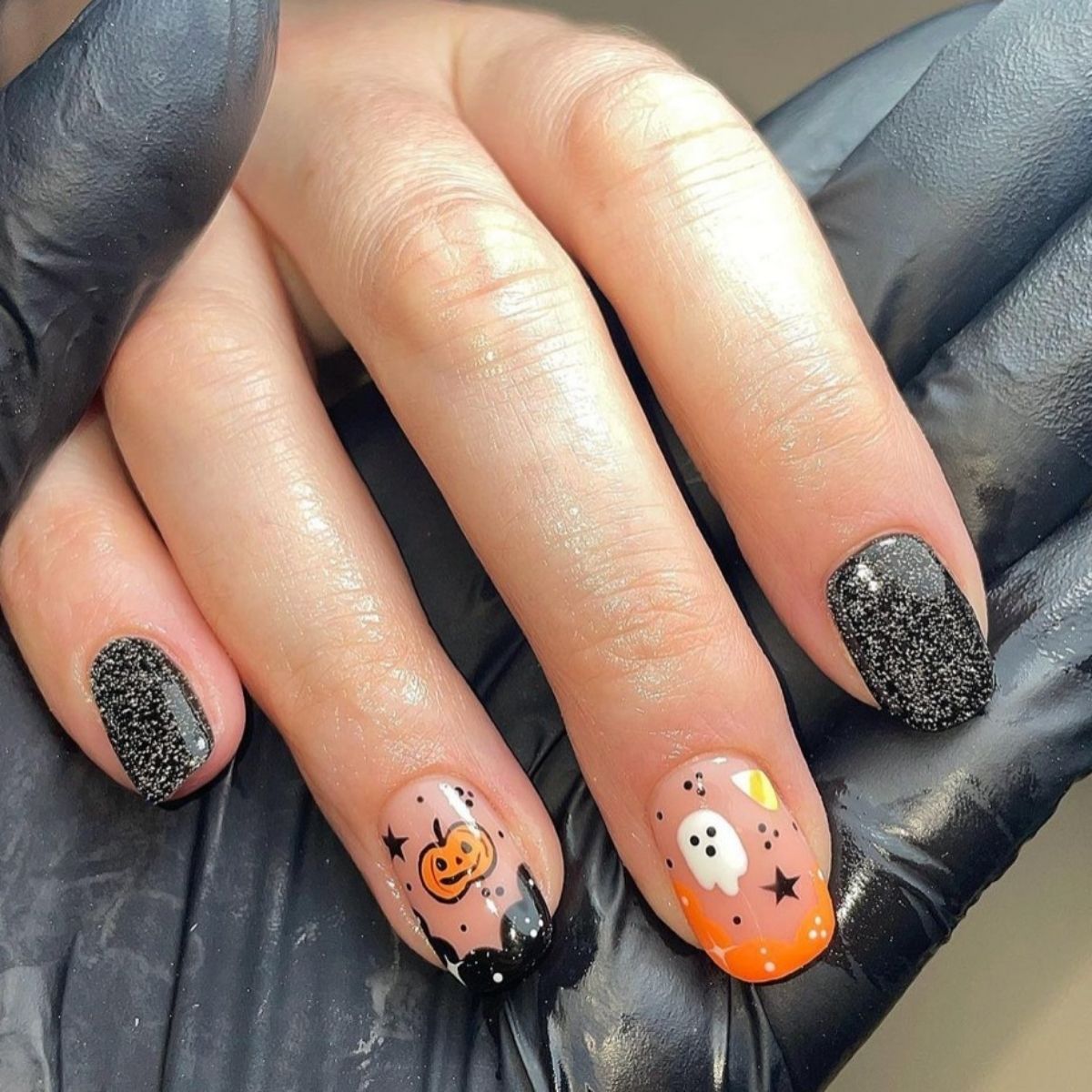Cute Short Nails for Halloween