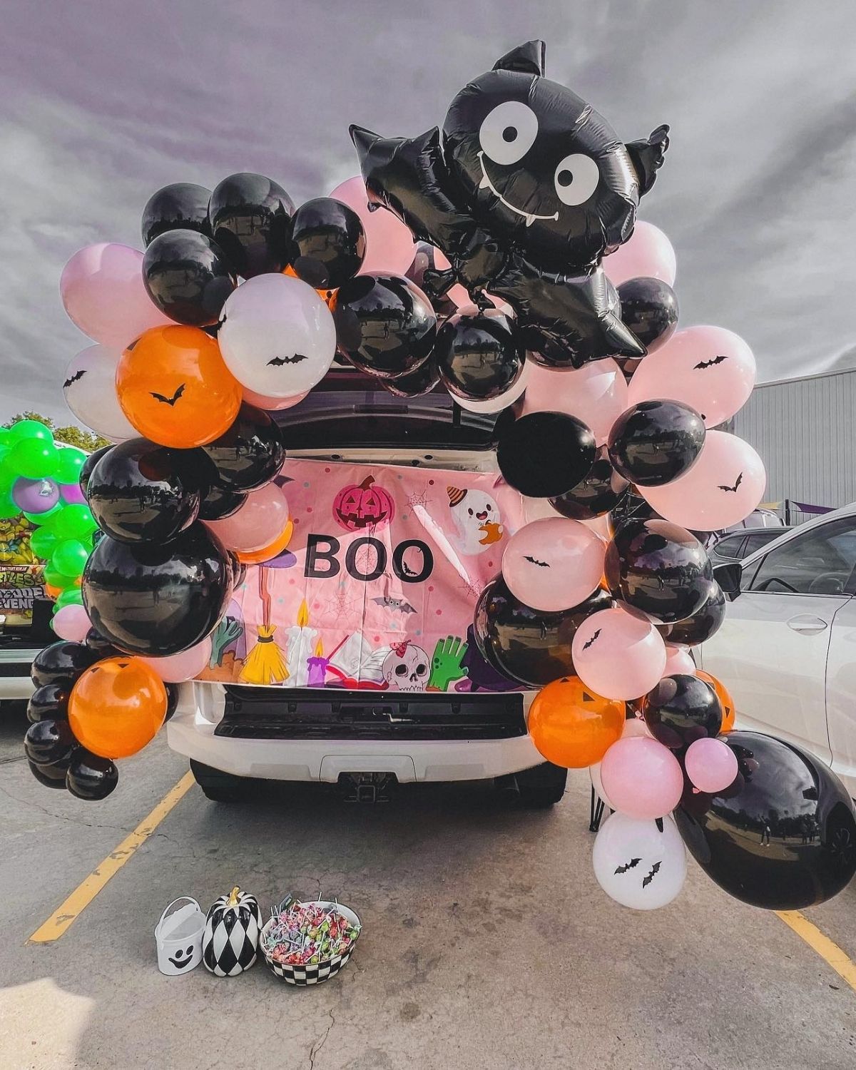 Halloween Balloon Trunk