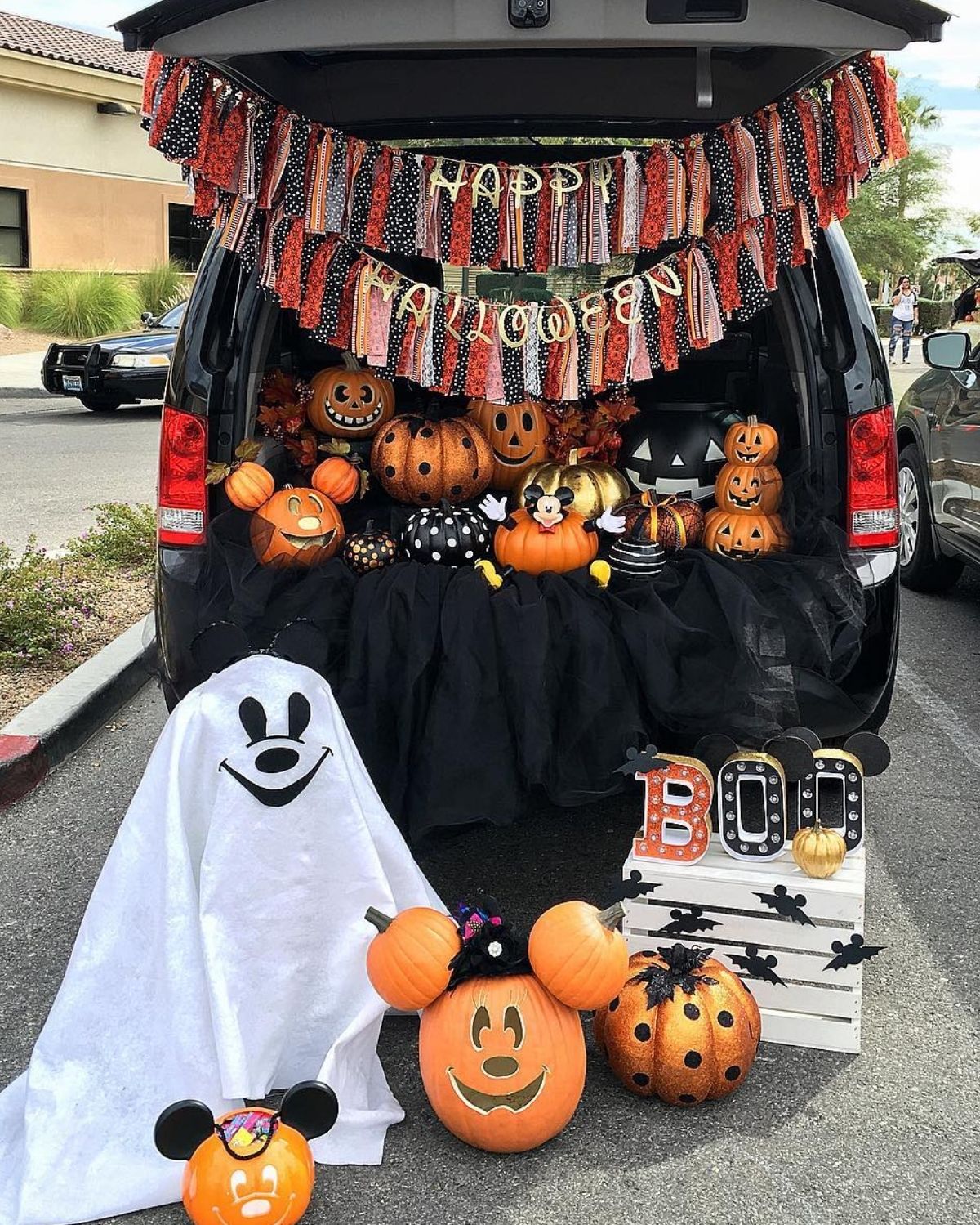 Mickey Pumpkin Trunk
