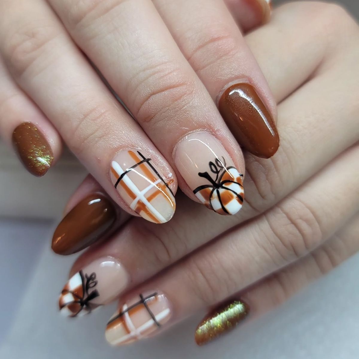 Cool Pumpkin Nails for Thanksgiving