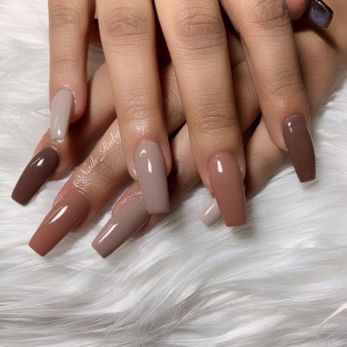 Pretty Brown Nails