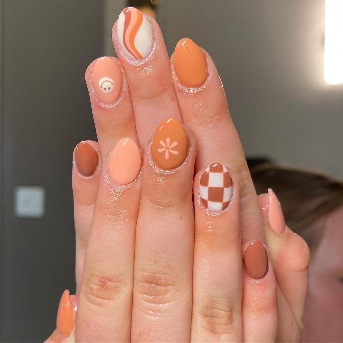 Retro Orange Nails